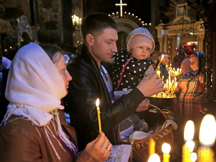 В Украине подскочили цены на венчание и крестины