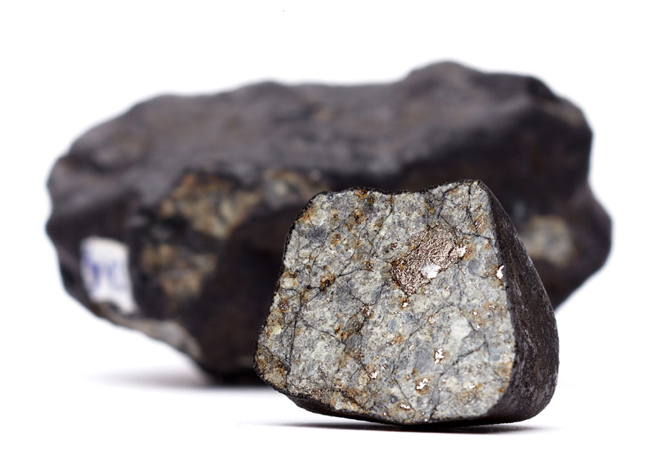 Ученые узнали "родословную" челябинского метеорита  