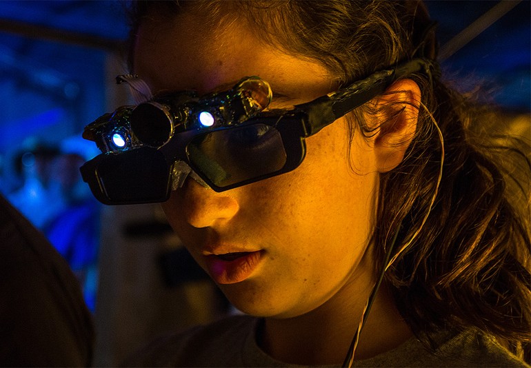Ученые создали умные очки для незрячих людей