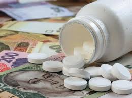Кабмин пообещал снизить цены на лекарства