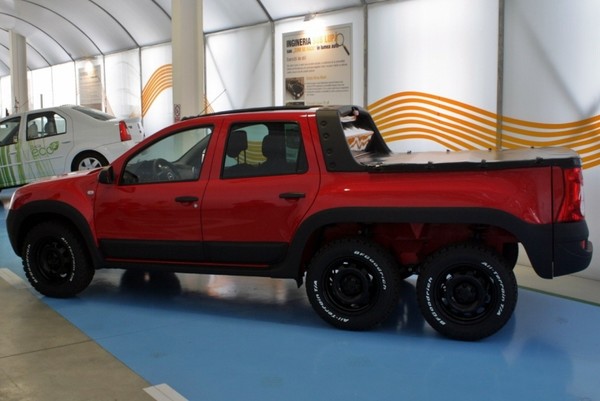 В Румынии создали шестиколесную версию Renault Duster
