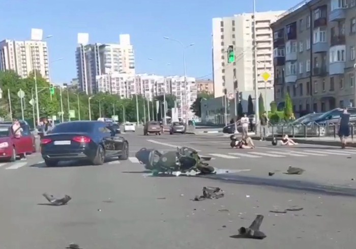 В Харькове в ДТП пострадали мотоциклисты. ВИДЕО