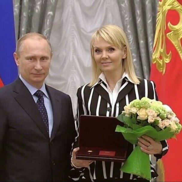 Валерия получила от Путина звание "народной артистки"
