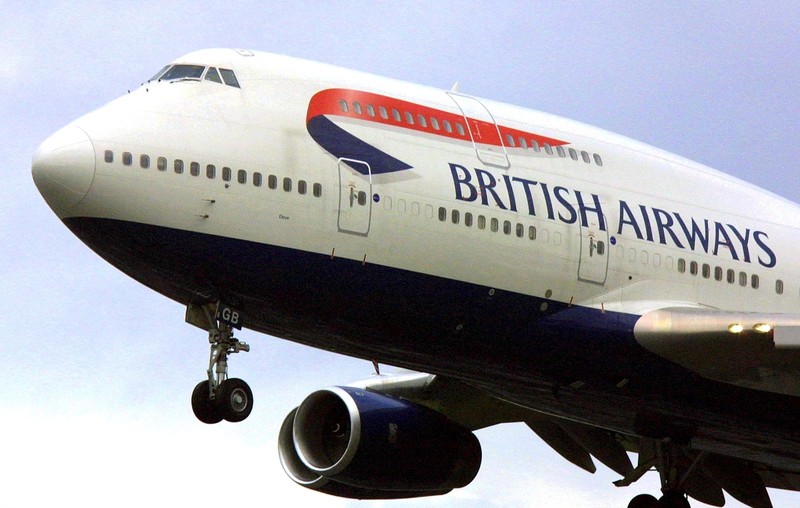Британская авиакомпания не советует прятать трупы в туалете самолета  
