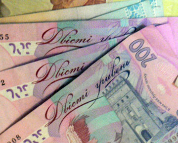 Над каждым украинцем висит долг в 8 тысяч гривен