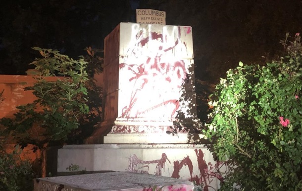 В городе Ричмонд снесли памятник Колумбу. ВИДЕО
