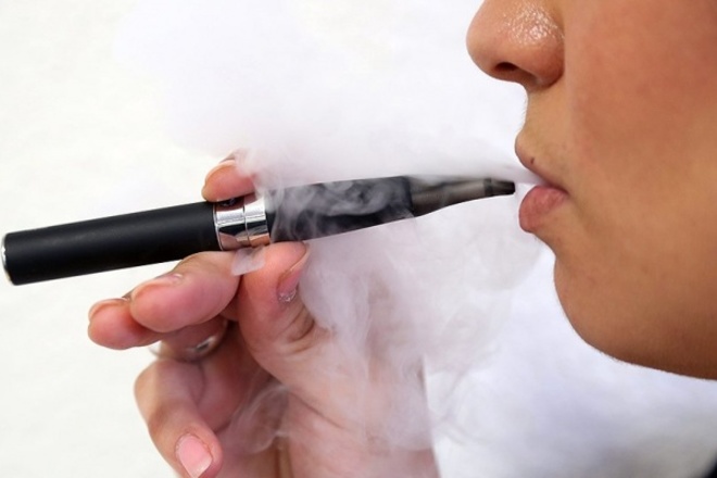 Ведущие медики призывают ВОЗ не ограничивать продажу электронных сигарет