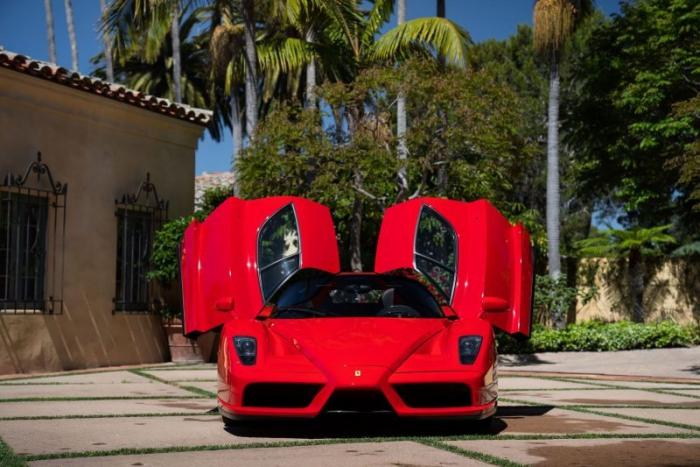 Безупречный суперкар Ferrari Enzo выставлен на аукцион