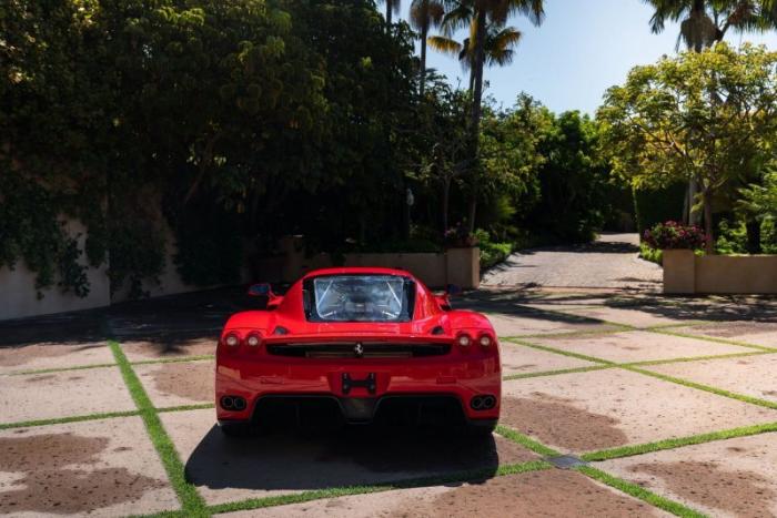Безупречный суперкар Ferrari Enzo выставлен на аукцион