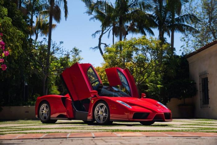 Безупречный суперкар Ferrari Enzo выставлен на аукцион