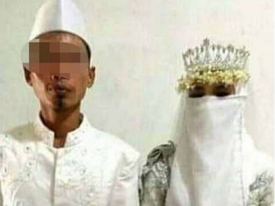 Спустя три дня после свадьбы индонезиец обнаружил, что женился на мужчине. ВИДЕО