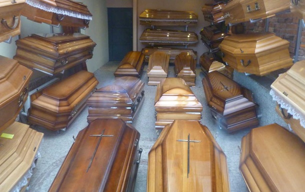 Похоронные бюро Швейцарии переполнены гробами