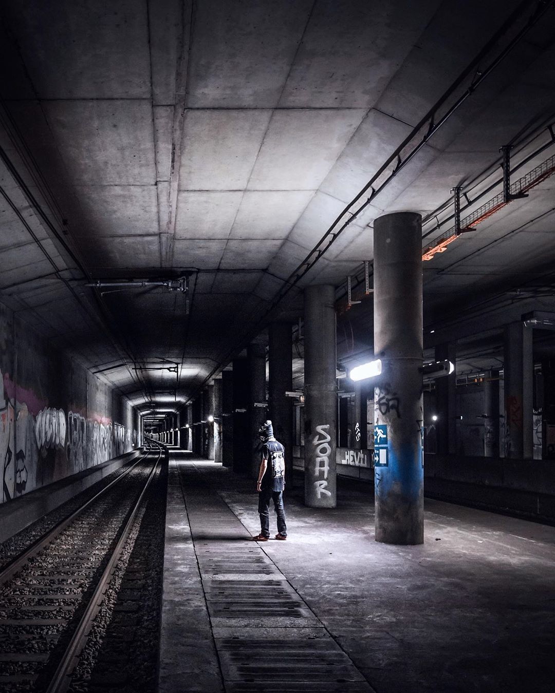 Мрачные стороны городов на снимках Йеруна ван Дама
