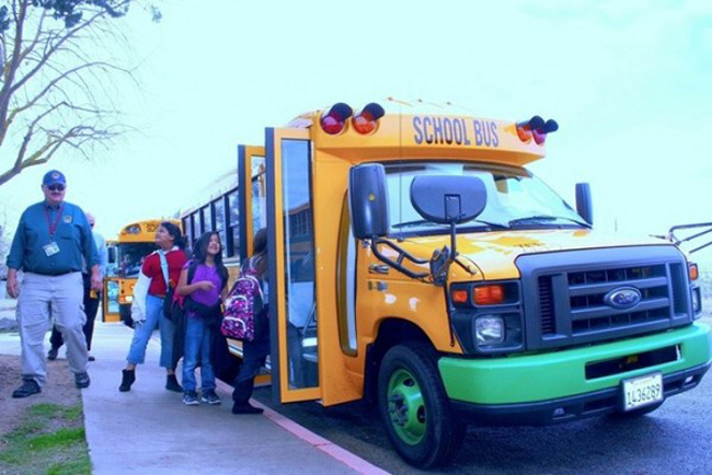 Американские школьники на учебу ездят на электробусах