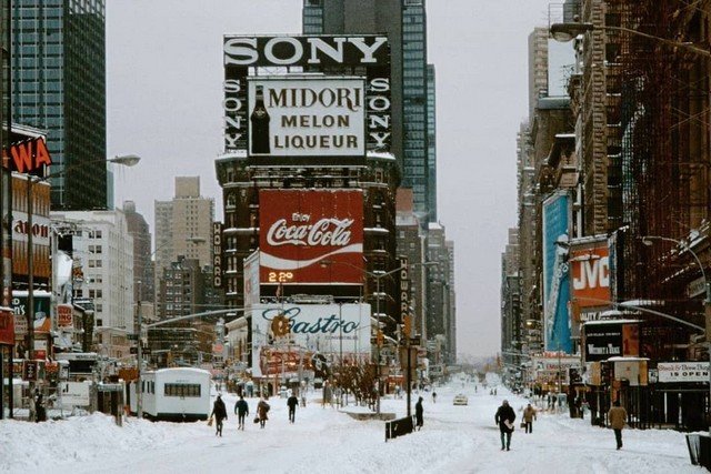 Нью-Йорк на атмосферных фотографиях прошлого века