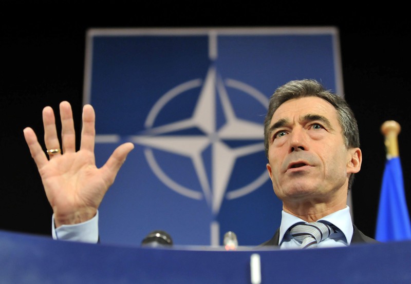 Расмуссен признал, что Россия рассматривает НАТО как врага 