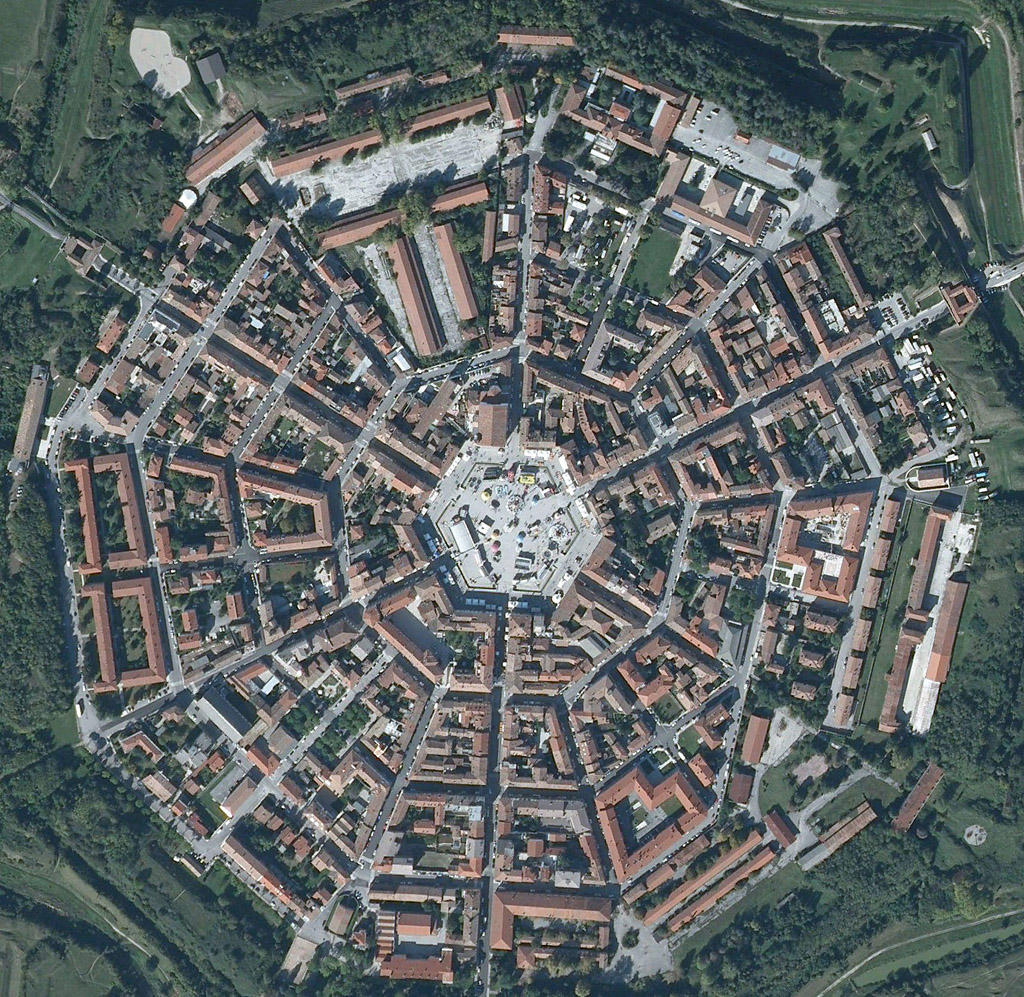  Пальманова — симметричный город-крепость в Италии. ФОТО