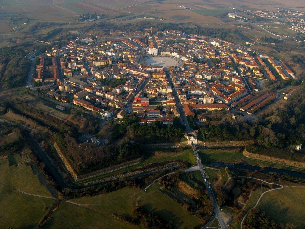  Пальманова — симметричный город-крепость в Италии. ФОТО