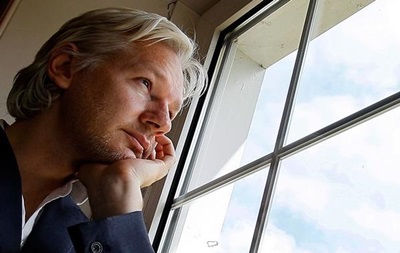 В Великобритании основателя Wikileaks пытали током и угрожали его родне