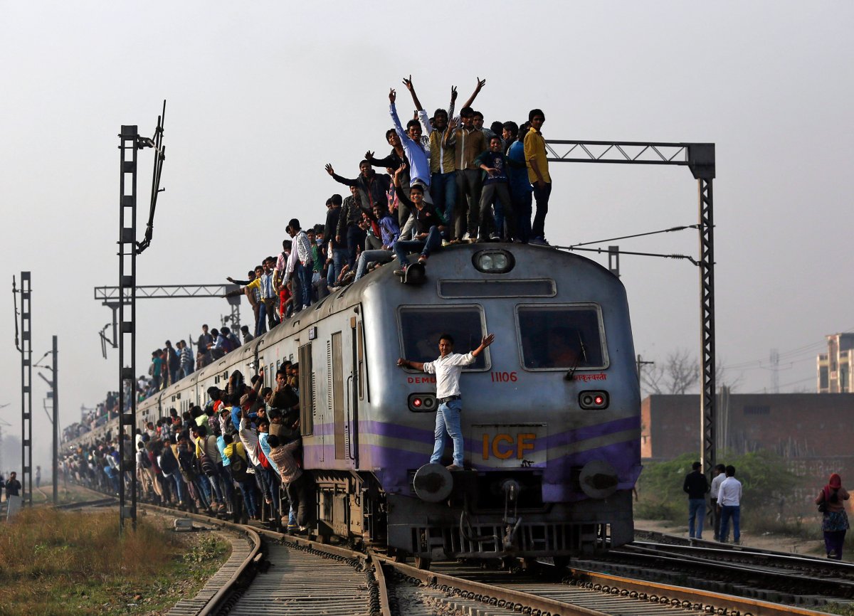  «Удавитесь» — главный принцип индийских железных дорог. ФОТО