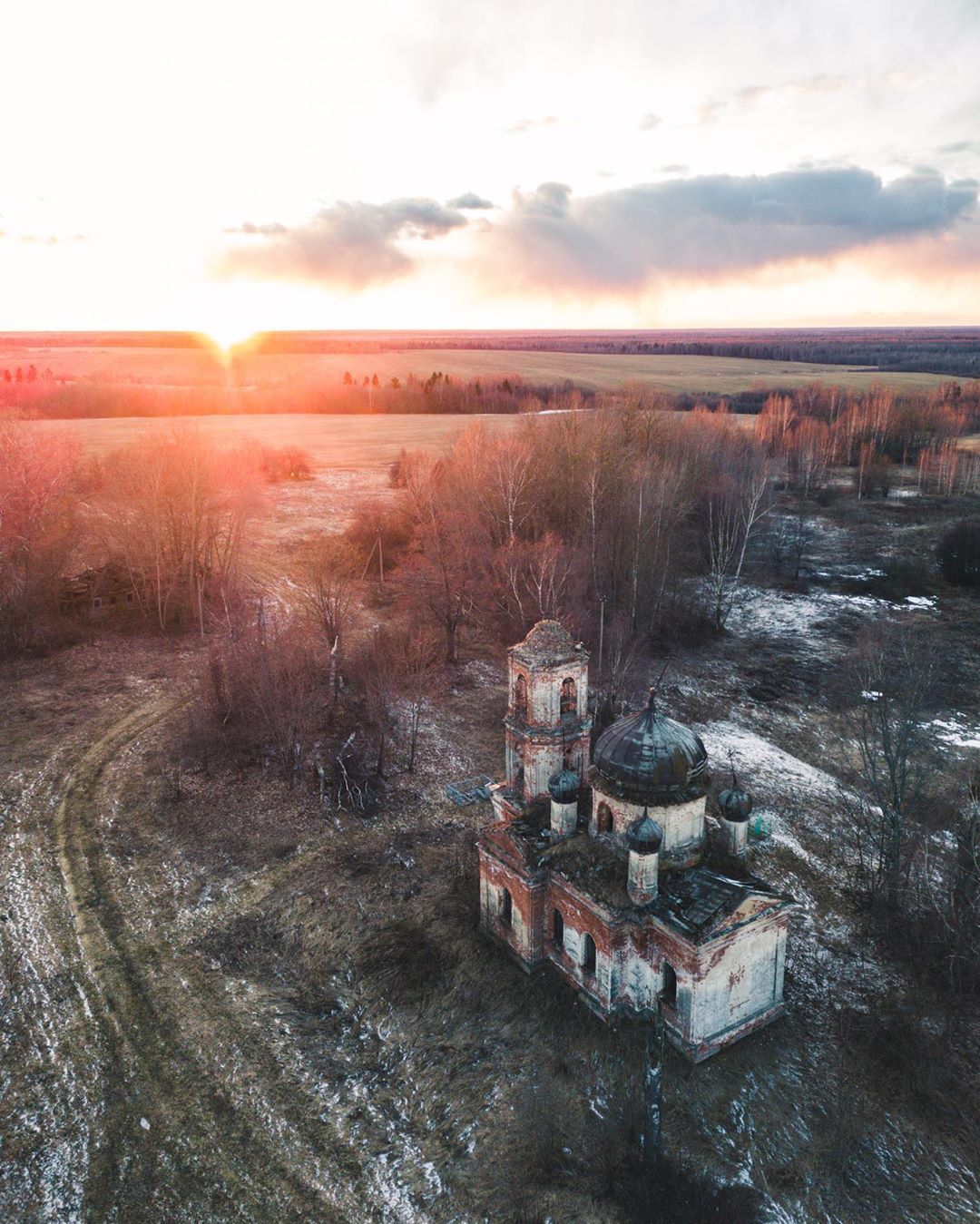 Необычные и заброшенные места России в фотопроекте Kosmaj Project