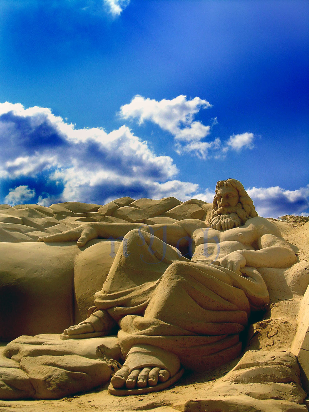 Удивительные песчаные скульптуры из разных мест