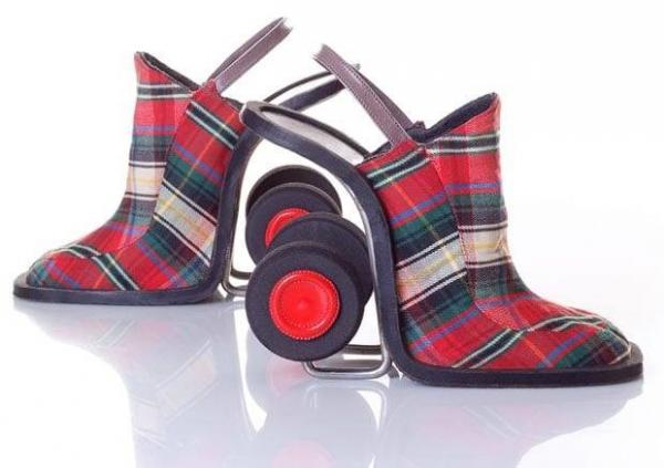 12 пар безумной обуви от дизайнеров, которых понесло (ФОТО)