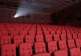 Для американцев расширят кресла в кинотеатрах