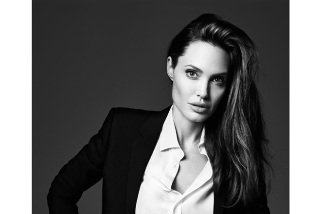 Анджелина Джоли подала в суд на британскую газету из-за скандального видео