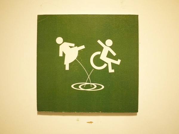 Прикольные и креативные туалетные знаки