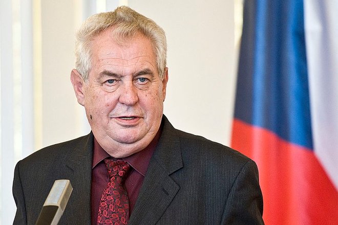 Глава Чехии заявил о возможном введении сил НАТО в Украину