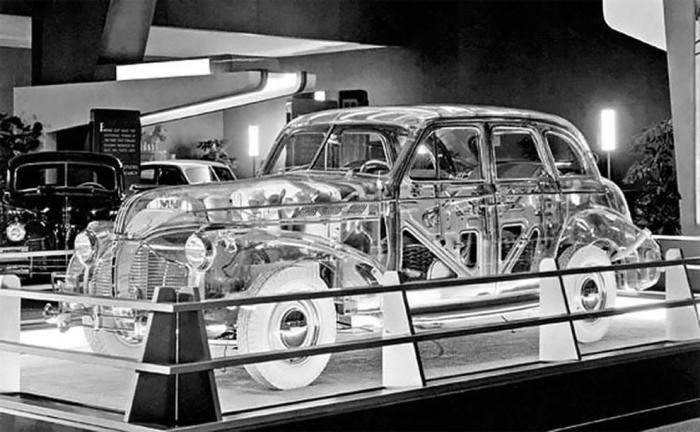 Прозрачный автомобиль-призрак: Pontiaс Plexiglas 1939 года