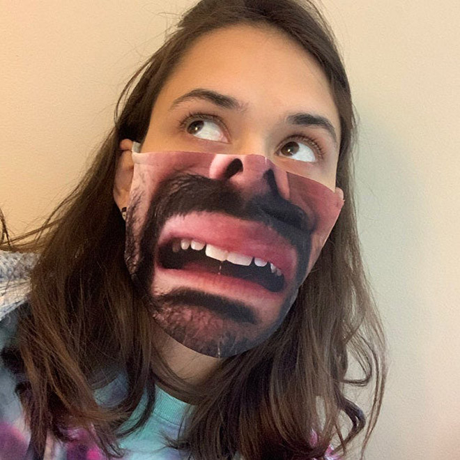 Забавные реалистичные маски для лица, которые вызовут улыбку у окружающих