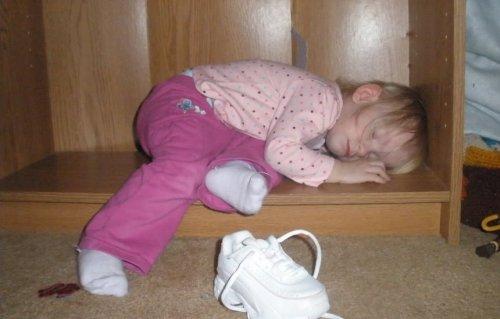 Дети, которые могут заснуть везде (ФОТО)