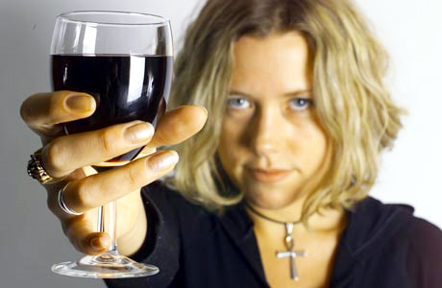 Чем умнее женщина, тем больше она пьет