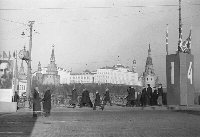 Москва в 1930-е годы на снимках