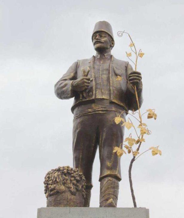 Памятник Ленину «декоммунизировали» оригинальным образом. ФОТО