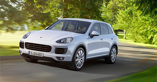 Porsche рассекретил обновленный Cayenne