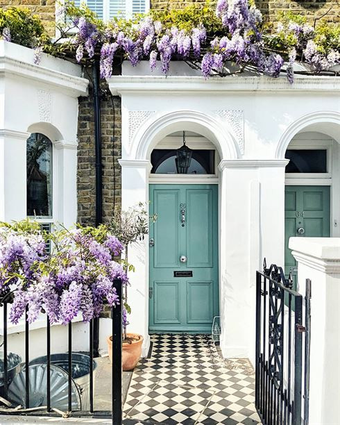 Instagram-аккаунт, посвящённый красивым входным дверям Лондона