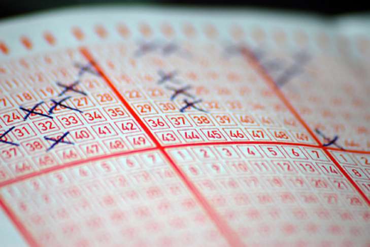 Семья 20 лет играла в лотерею с одними числами и сорвала джекпот