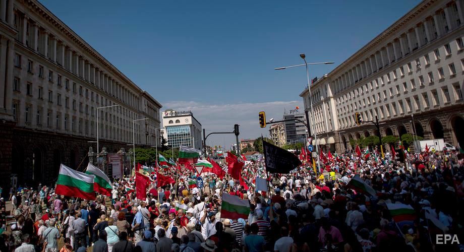 В Болгарии тысячи людей требуют отставки правительства. Фоторепортаж / ГОРДОН