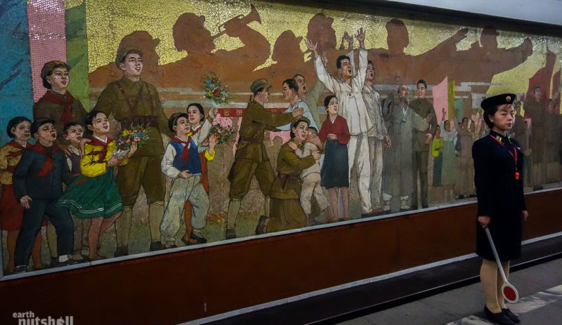 28-pyongyang-metro-celebration-mural-kaeson1-800x533