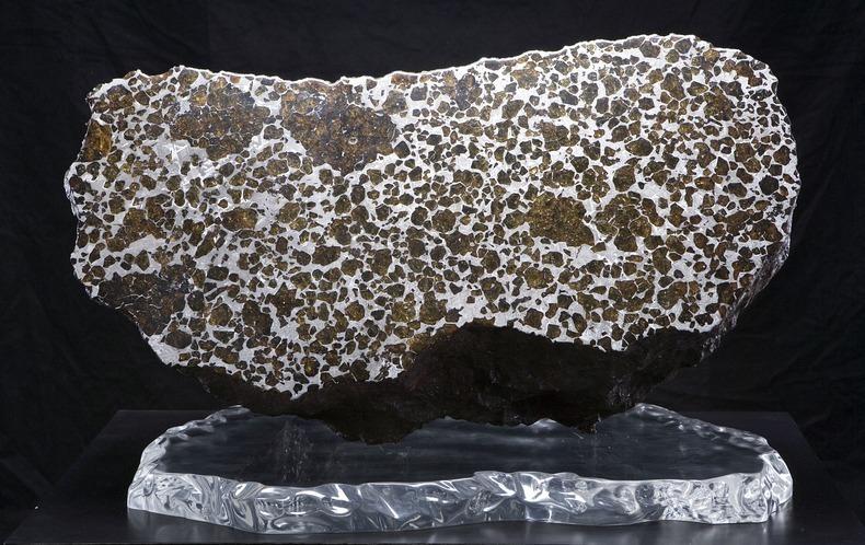  Необычайно красивый метеорит Фукан. ФОТО