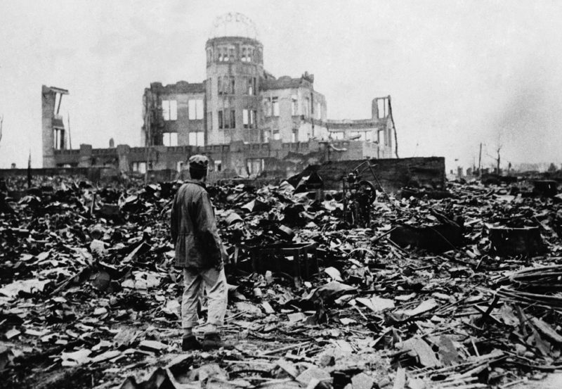 Ярче тысячи солнц: 20 страшных кадров в память о ядерном взрыве в Хиросиме. ФОТО