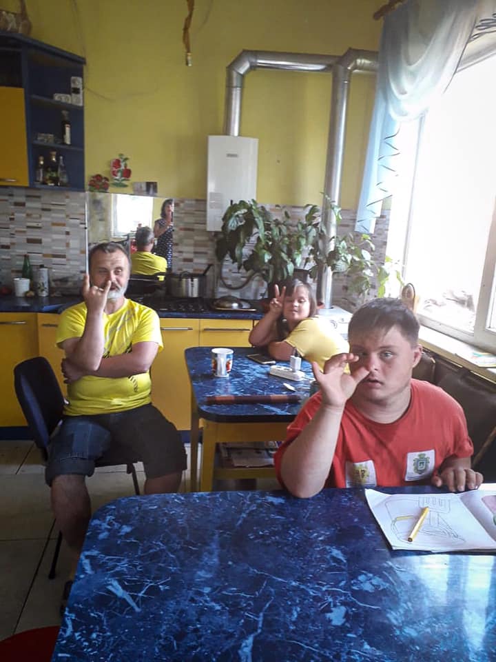 Украинец с синдромом Дауна через 7 лет нашел новую семью - его история тронула всех. ФОТО