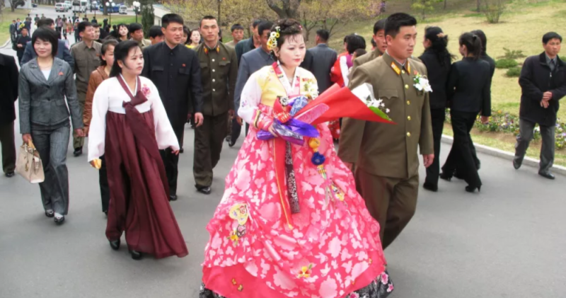 Выйти замуж за коммуниста, или Как выбирают супругов женщины Северной Кореи. ФОТО