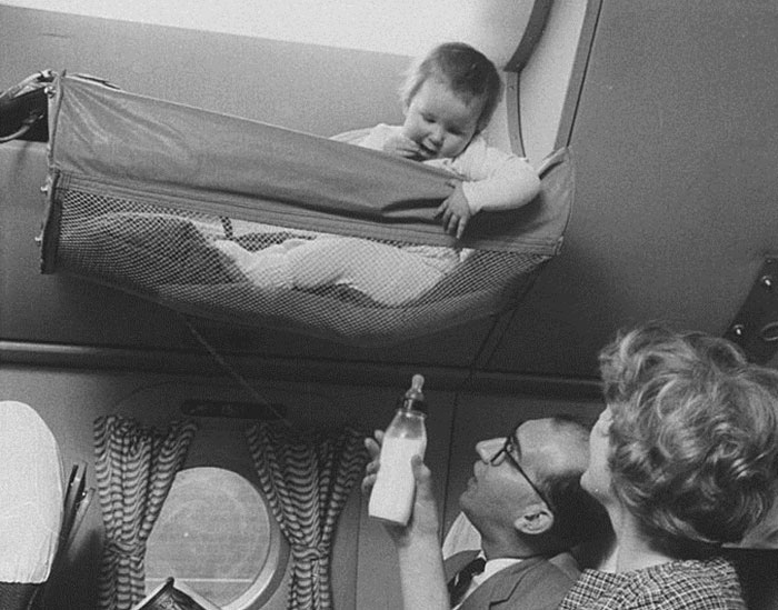  Как дети путешествовали на борту самолета в 1950-х. ФОТО