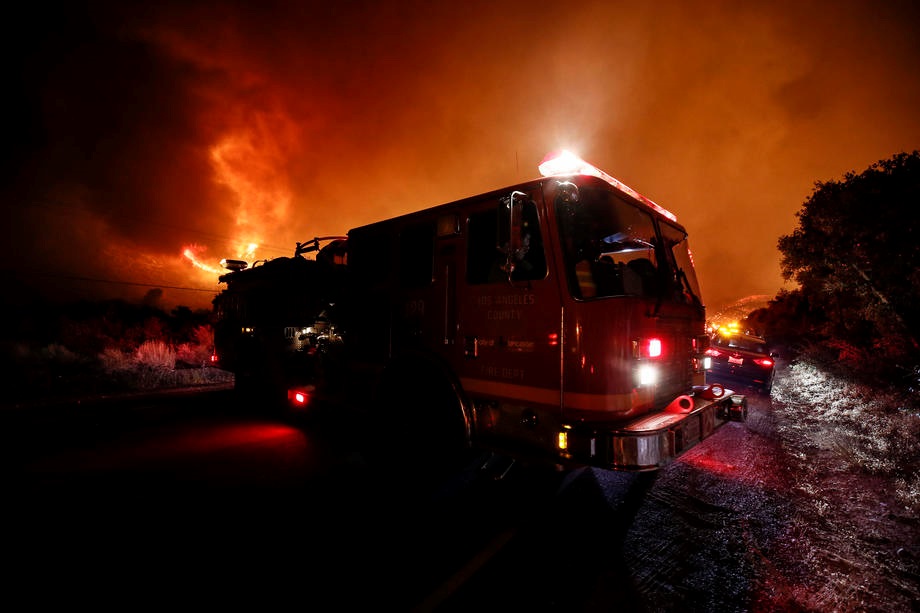 Спасатели показали масштабы пожаров в Калифорнии. Фото