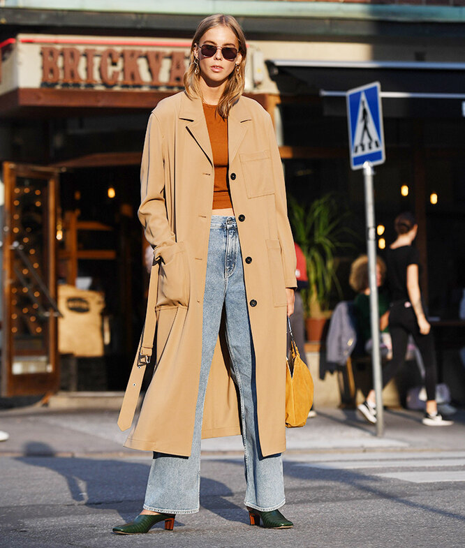 Модный стритстайл: вместо зауженных джинсов стилисты рекомендуют девушкам широкие брюки. ФОТО