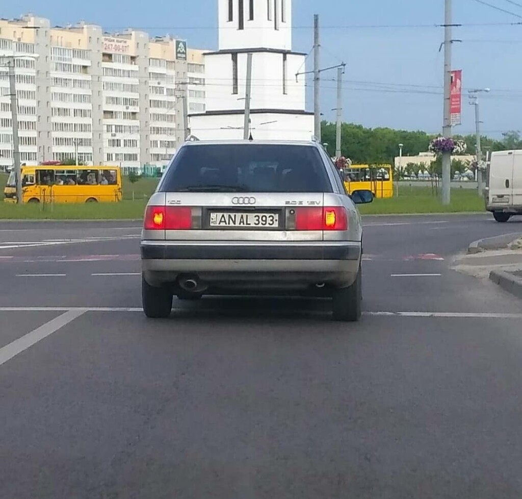 «Смешные автономера»: в столице заметили забавную «евробляху». ФОТО